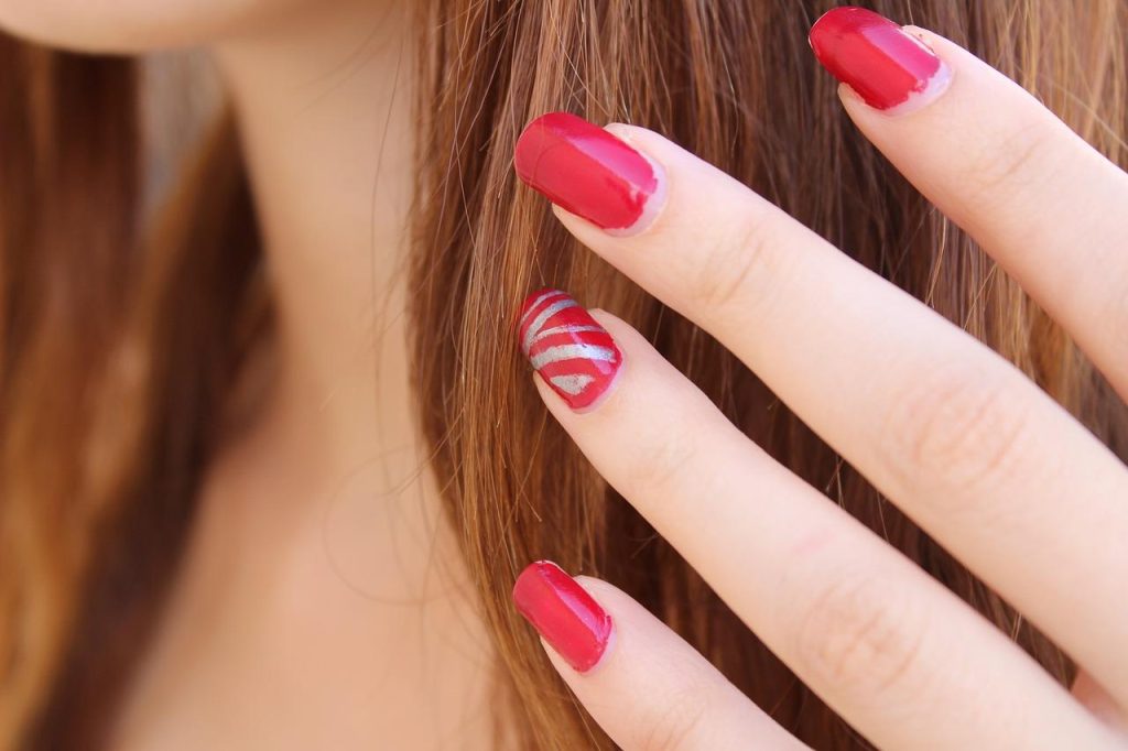 Professionele nagelstudio in Veenendaal met goed uitgeruste behandelstations voor manicure, pedicure en nagelkunst