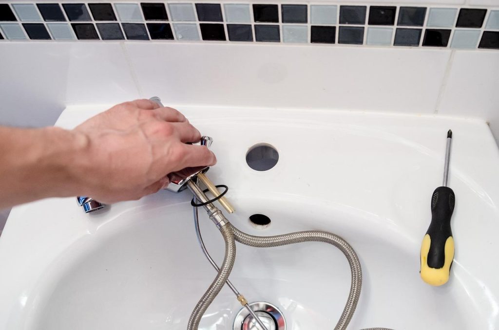 Betrouwbare loodgieter in Oosterhout voert onderhoud uit aan leidingen en loodgietersystemen voor huiseigenaren