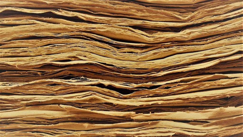 Visualisering van oud papier recyclen in Zutphen met inzamelcontainers en hergebruikt papier