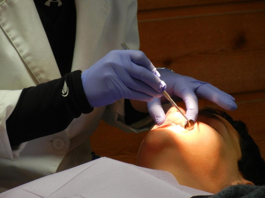De beste orthodontist in Huizen biedt moderne tandheelkundige behandelingen voor het hele gezin met vriendelijk personeel en